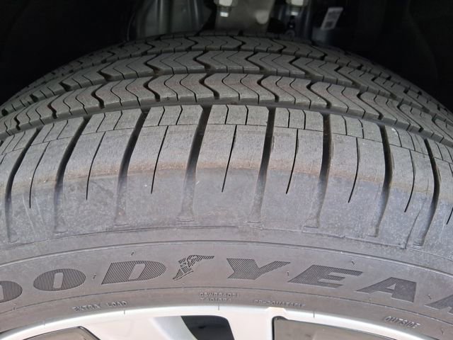 New 2026 Cadillac Vistiq Luxury image 32