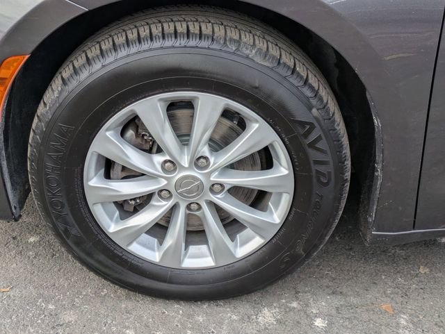 Certified 2018 Chrysler Pacifica Touring Plus image 31