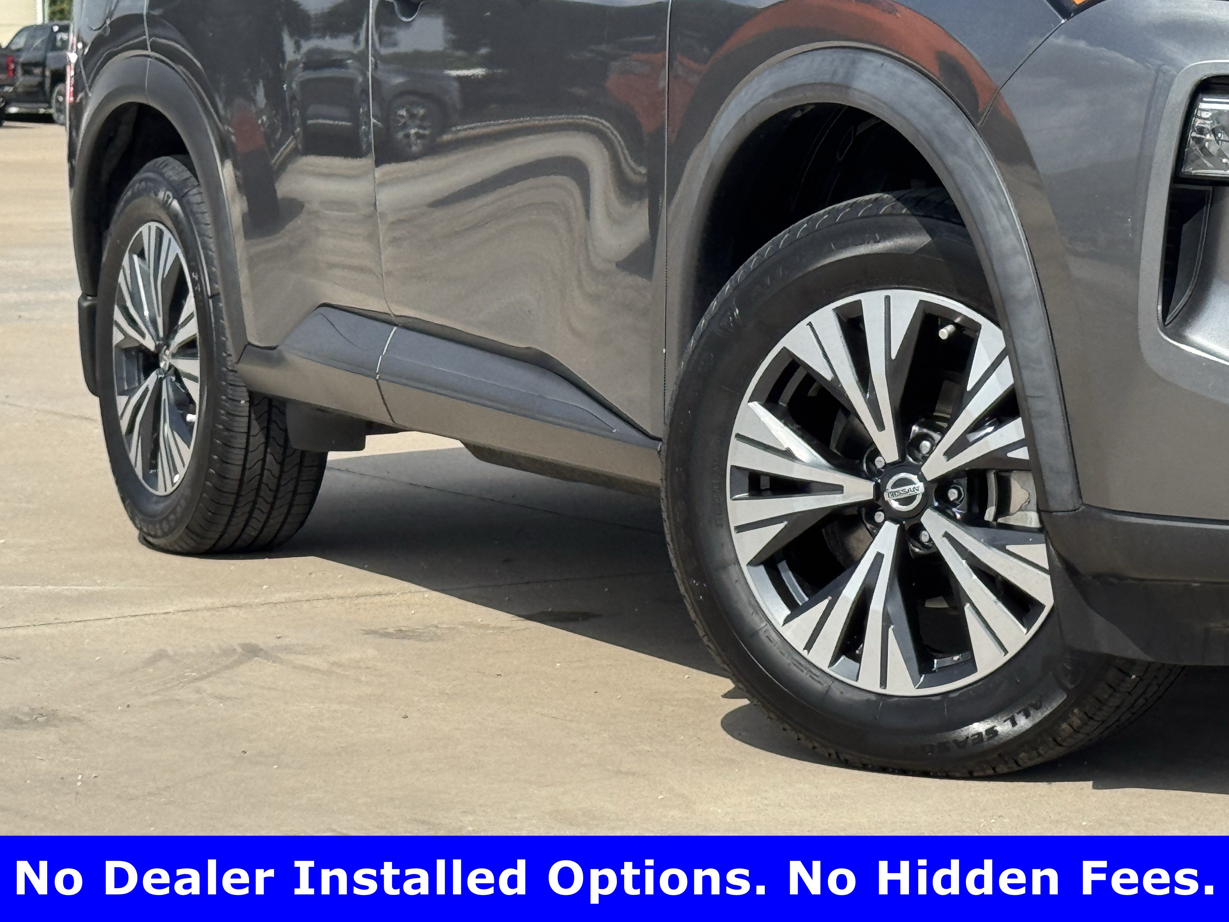 Used 2021 Nissan Rogue SV w/ Premium Package FWD image 3