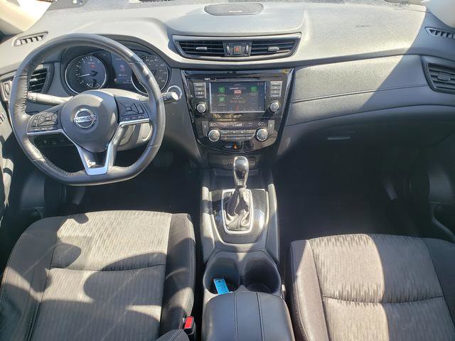 Used 2018 Nissan Rogue SV w/ Sun & Sound Touring Package AWD/4WD image 15