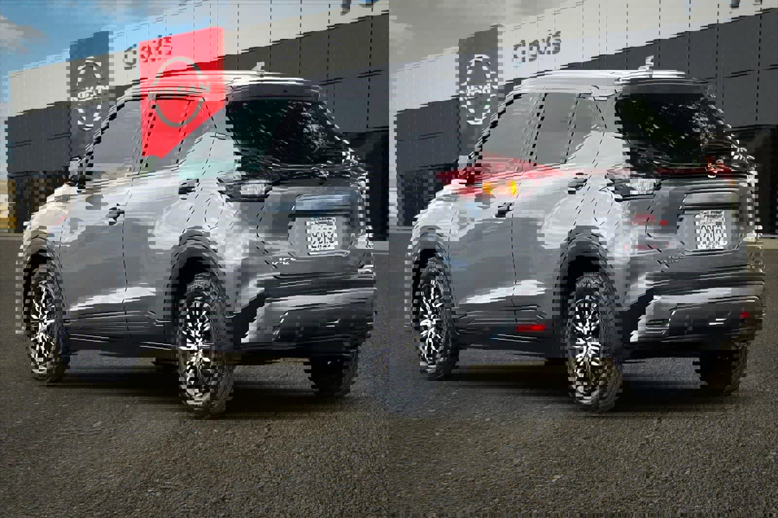 Used 2021 Nissan Kicks S image 7