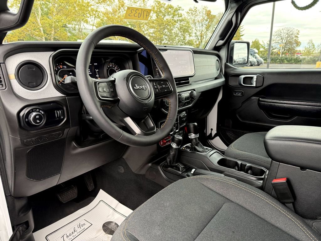 Used 2024 Jeep Gladiator Sport image 13