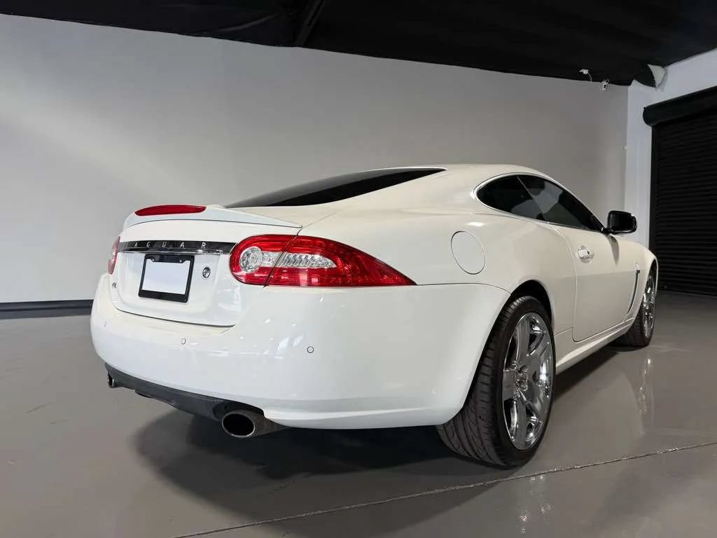 Used 2011 Jaguar XK Coupe RWD image 4