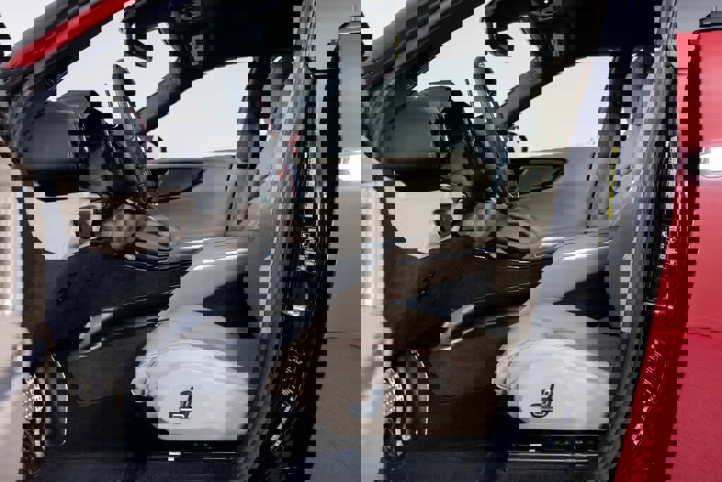 Certified 2024 Ferrari Purosangue image 16