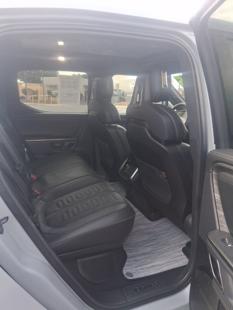 Used 2024 Rivian R1T Adventure Dual AWD/4WD image 12