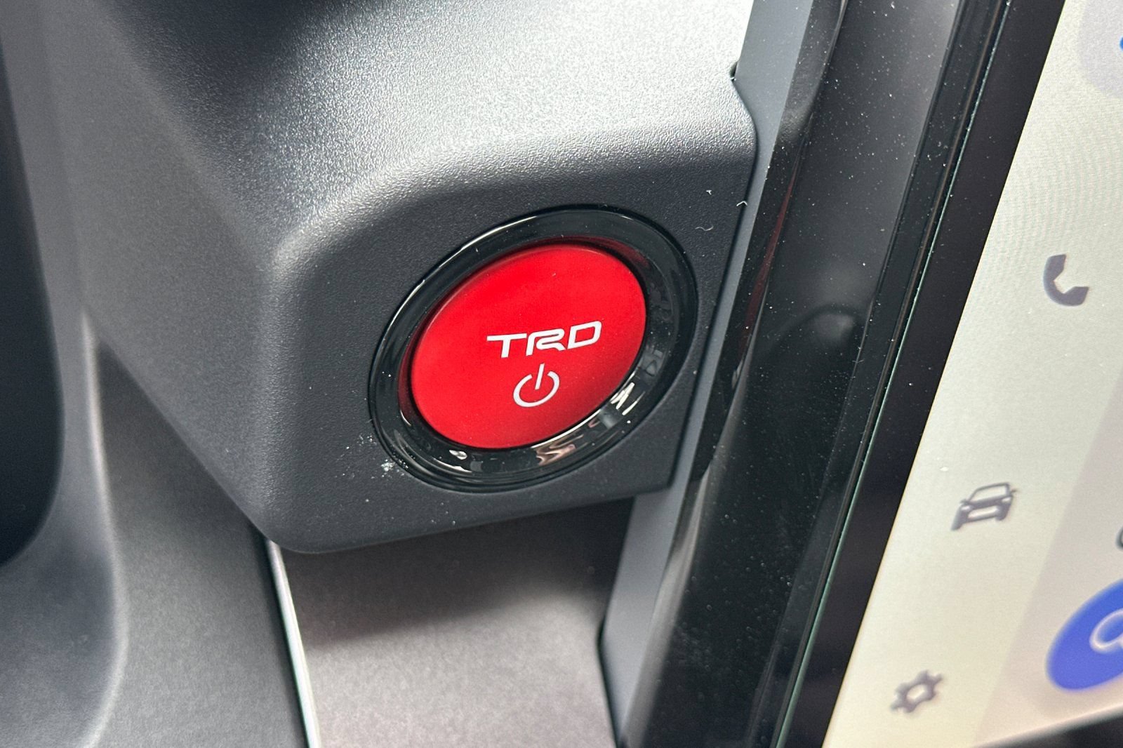 New 2026 Toyota 4Runner TRD Off-Road Premium w/ Tow Technology Package AWD/4WD image 25
