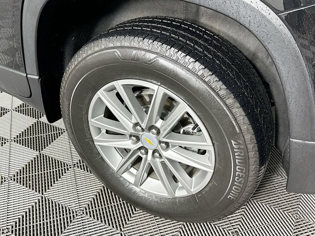 Used 2023 Chevrolet Traverse LT w/ LPO, Cargo Package image 39