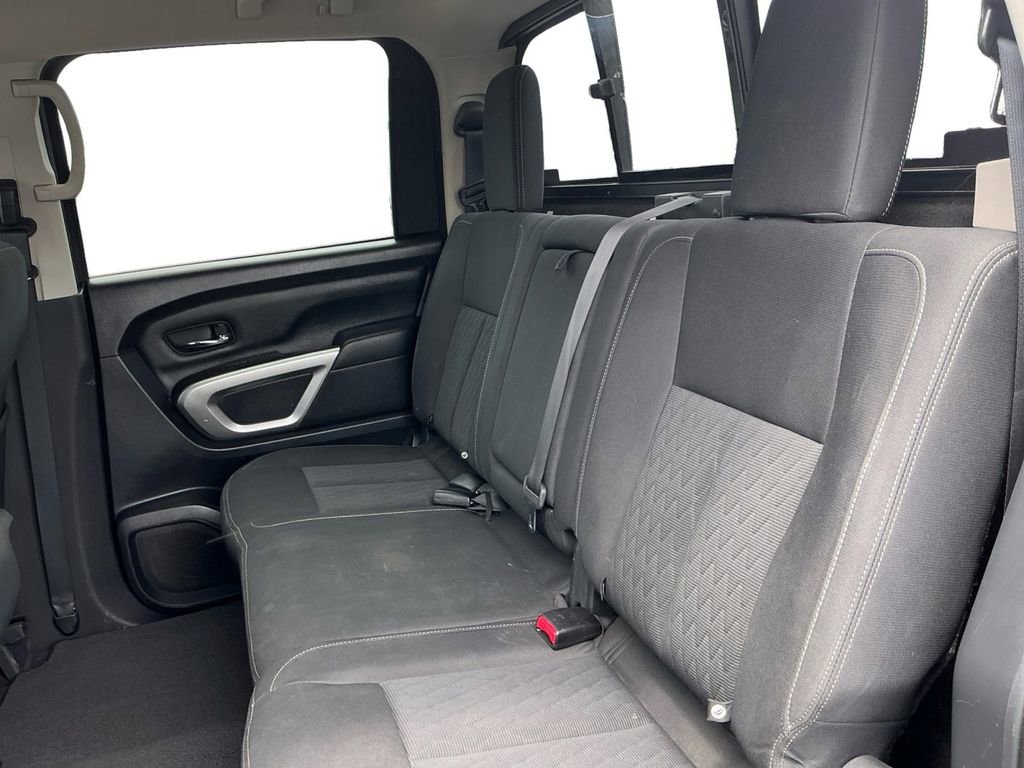 Used 2018 Nissan Titan SV AWD/4WD image 21