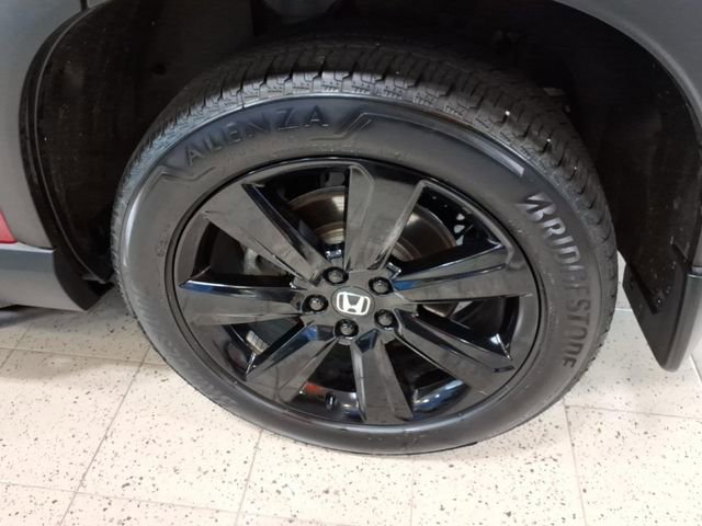 Certified 2025 Honda Pilot Black Edition image 13