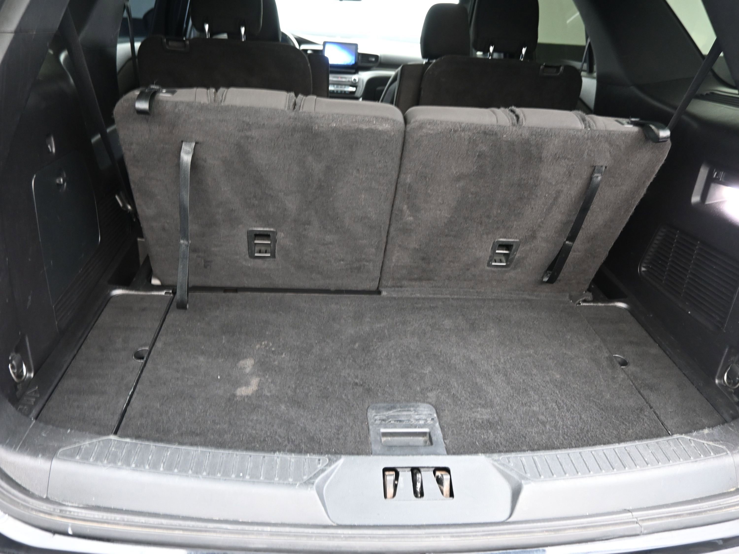 Used 2020 Ford Explorer XLT w/ Class III Trailer Tow Package image 16