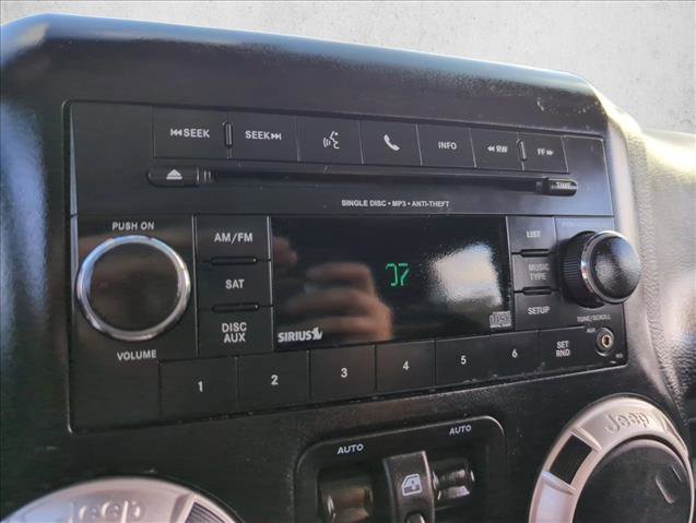 Used 2015 Jeep Wrangler Unlimited Sahara w/ Max Tow Package image 13