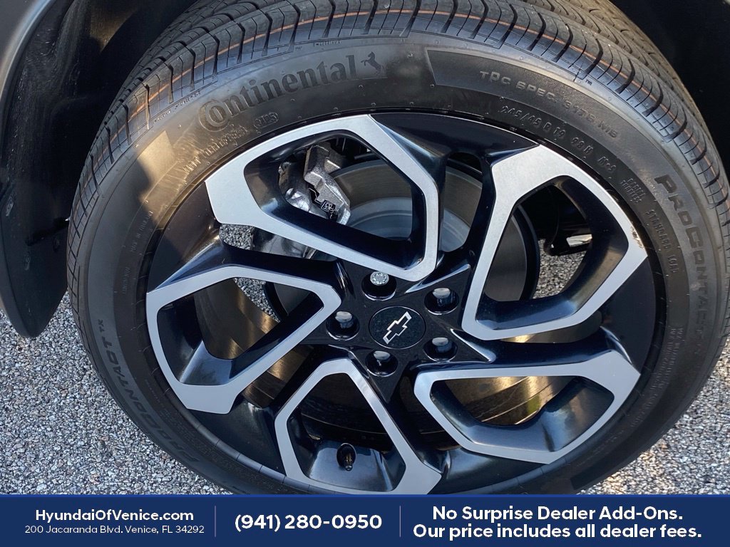 Used 2026 Chevrolet Trax RS w/ Sunroof Package FWD image 22