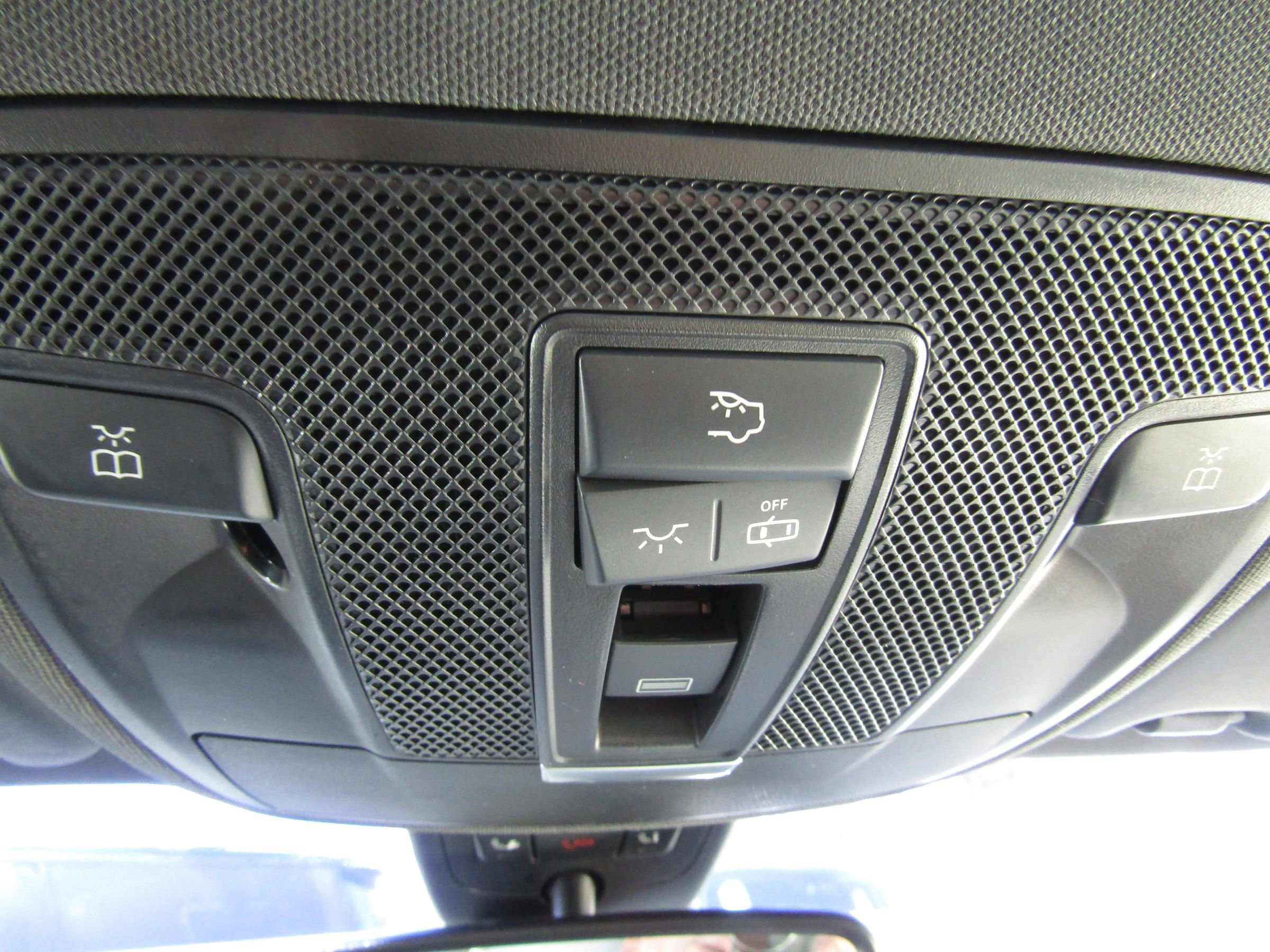 Used 2015 Mercedes-Benz CLA 250 image 28