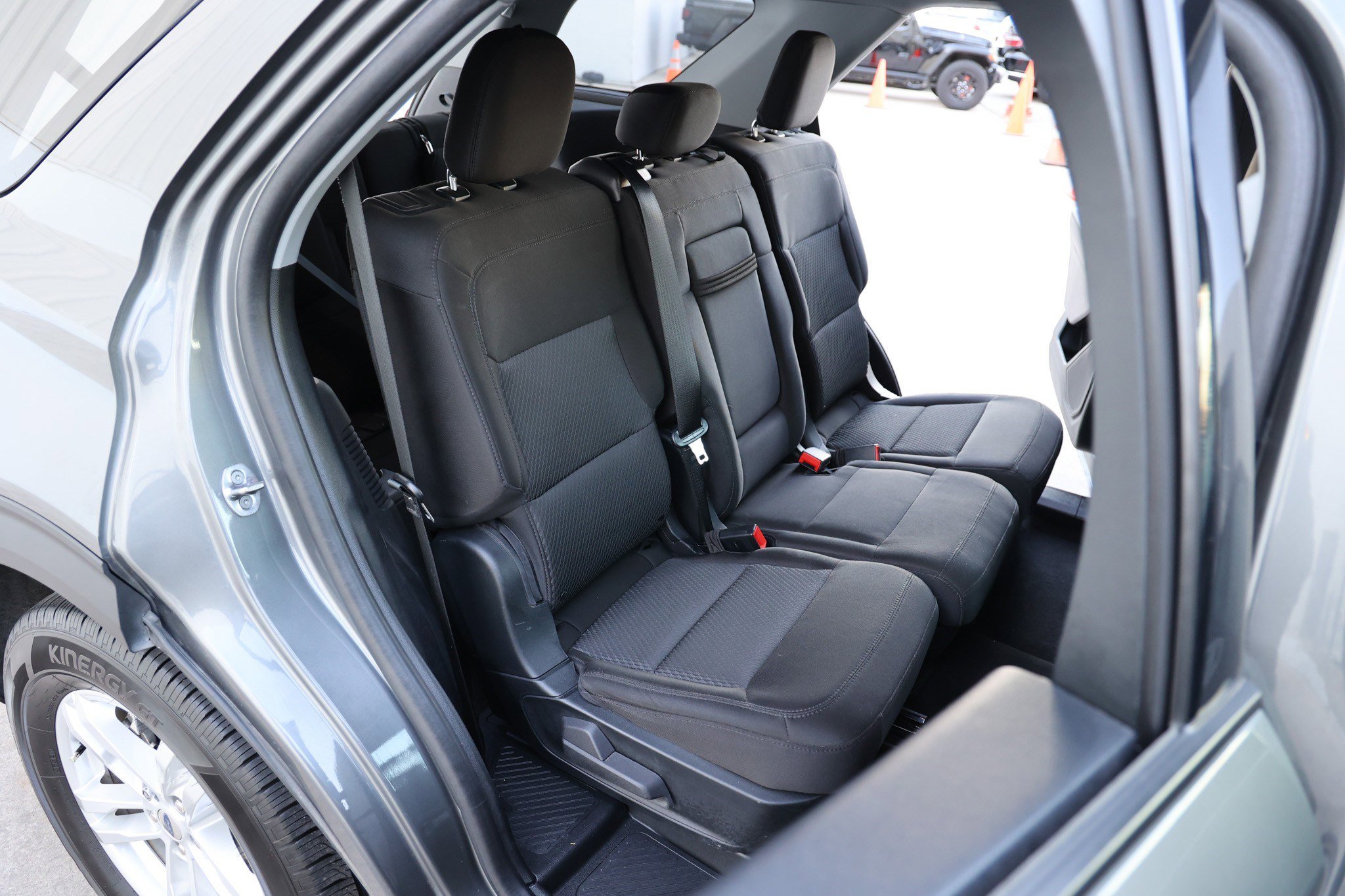 Used 2023 Ford Explorer XLT image 31