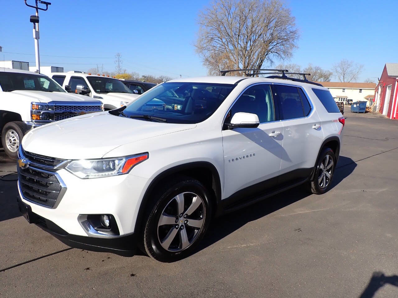 Used 2019 Chevrolet Traverse LT w/ LT Premium Package AWD/4WD image 3