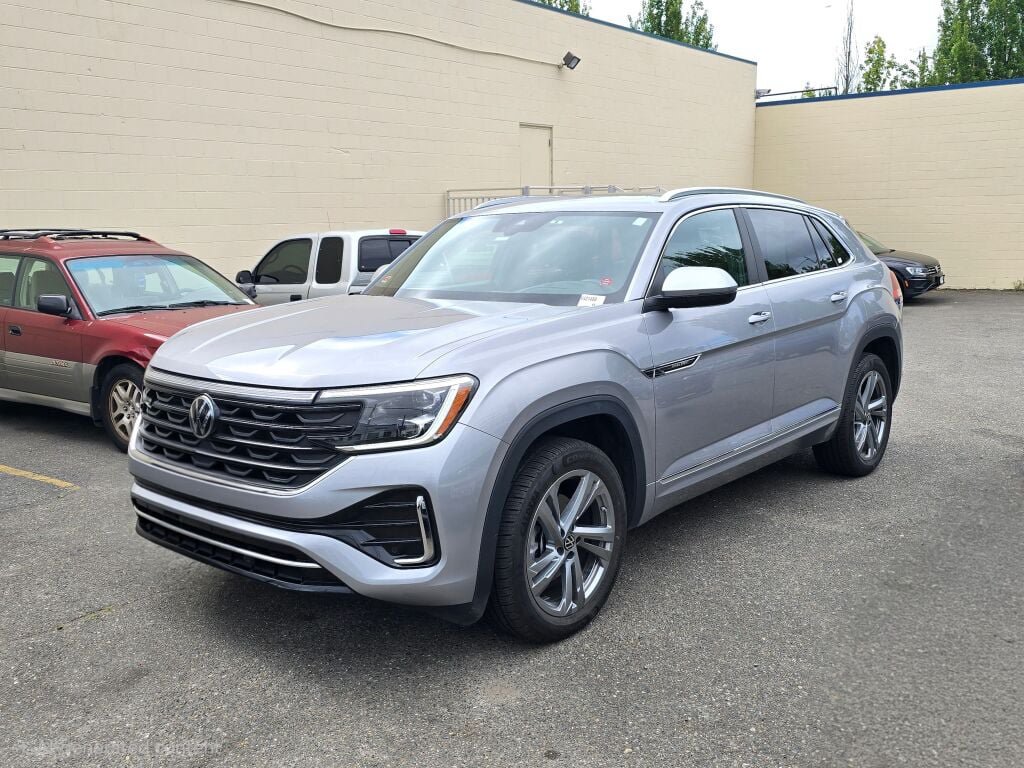 Used 2024 Volkswagen Atlas Cross Sport SEL R-Line AWD/4WD image 3