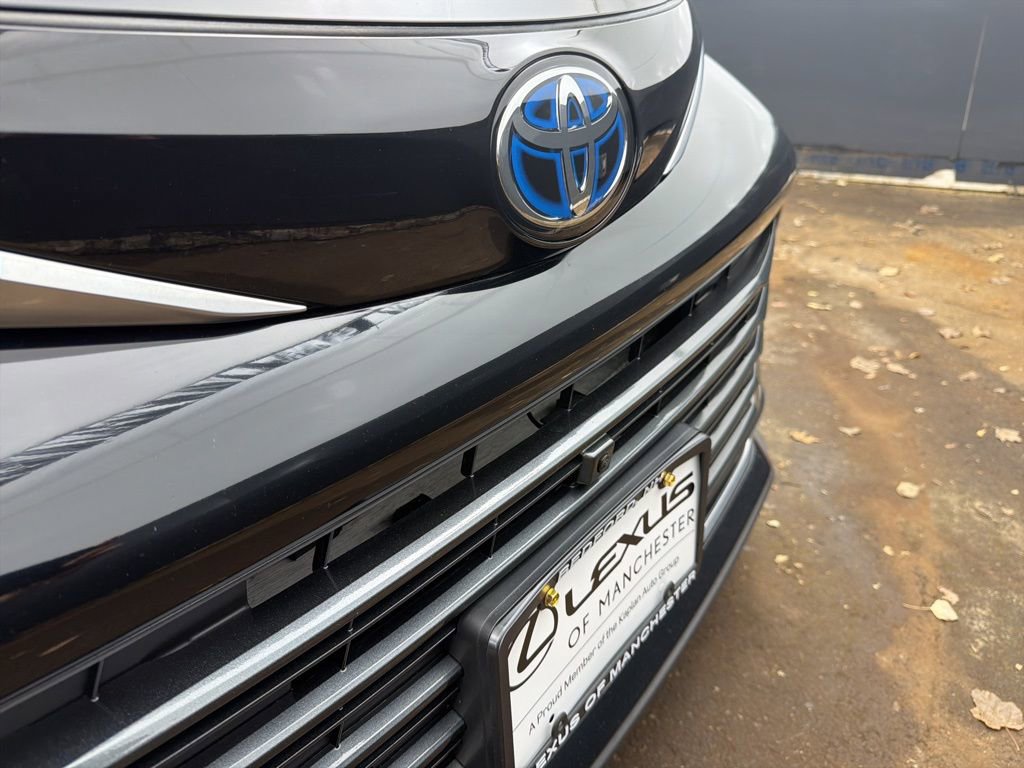 Used 2025 Toyota Sienna Platinum image 42