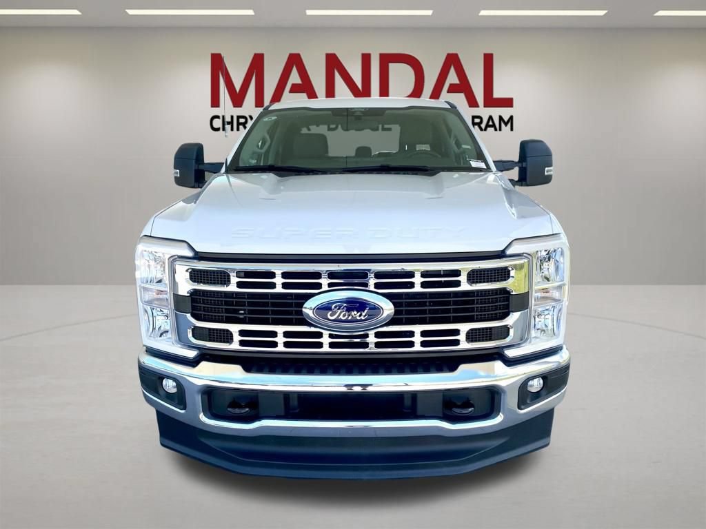 Used 2025 Ford F250 XLT AWD/4WD image 2