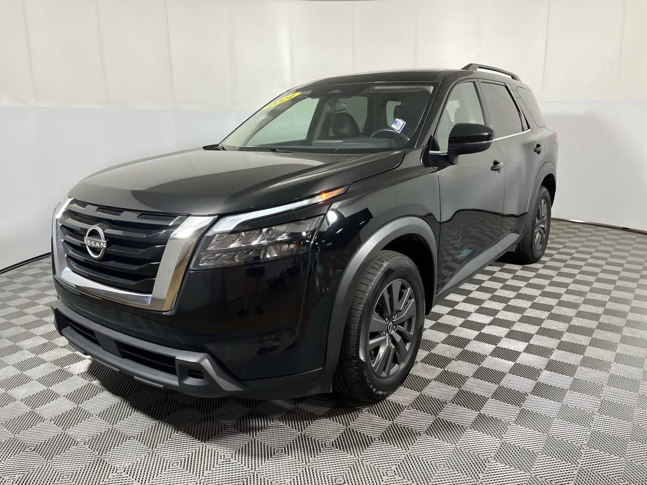 Used 2024 Nissan Pathfinder SV AWD/4WD image 4