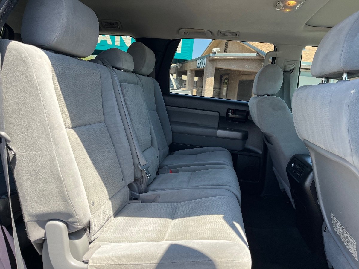Used 2014 Toyota Sequoia SR5 AWD/4WD image 38