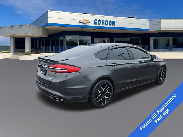 Used 2017 Ford Fusion SE image 6