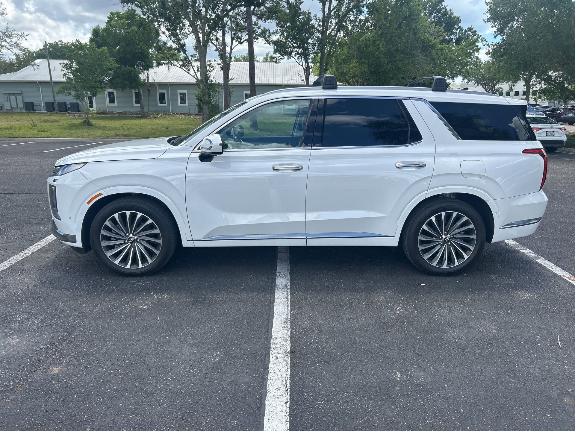 Used 2025 Hyundai Palisade Calligraphy image 4