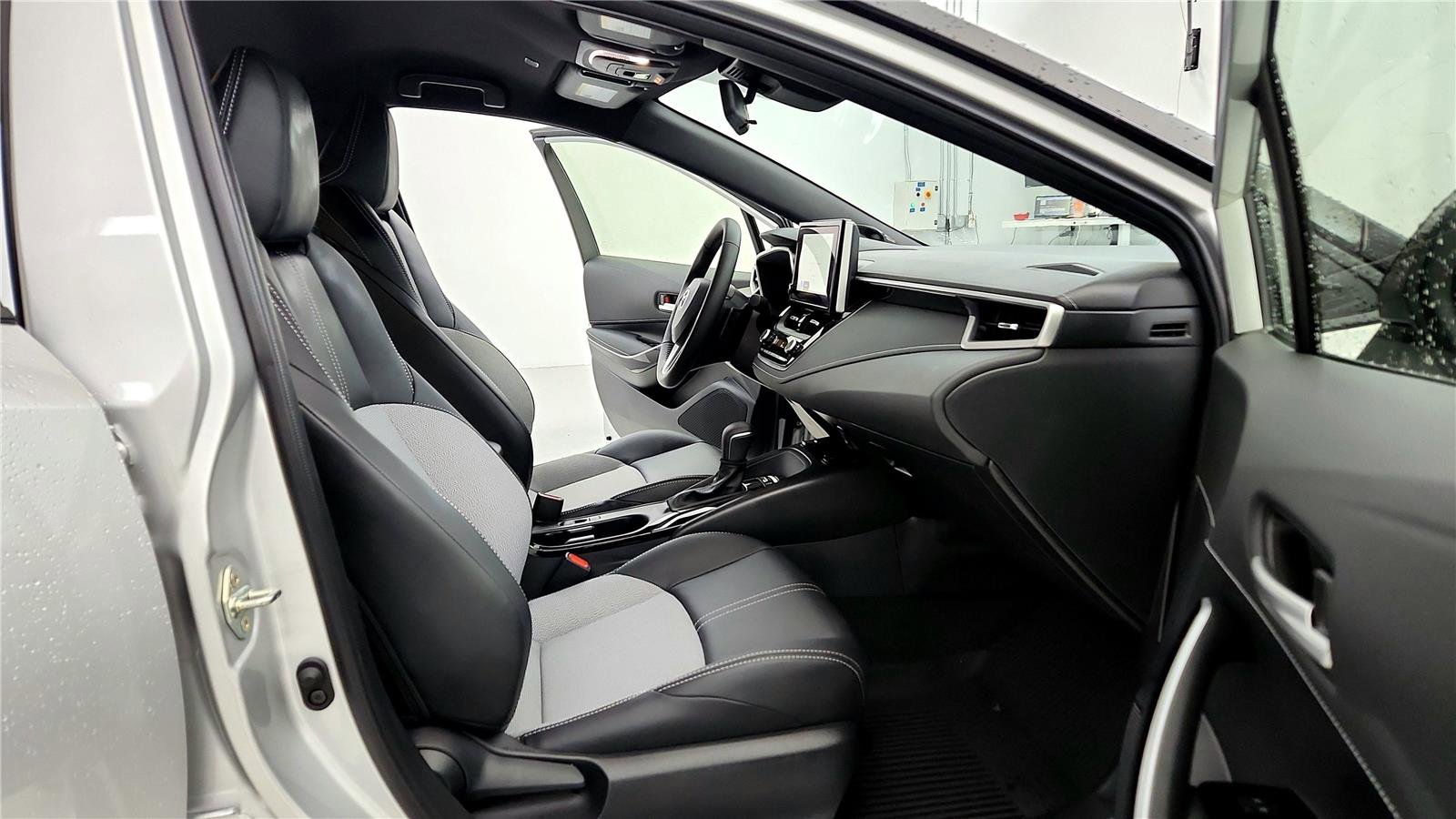 Certified 2025 Toyota Corolla XSE FWD image 17