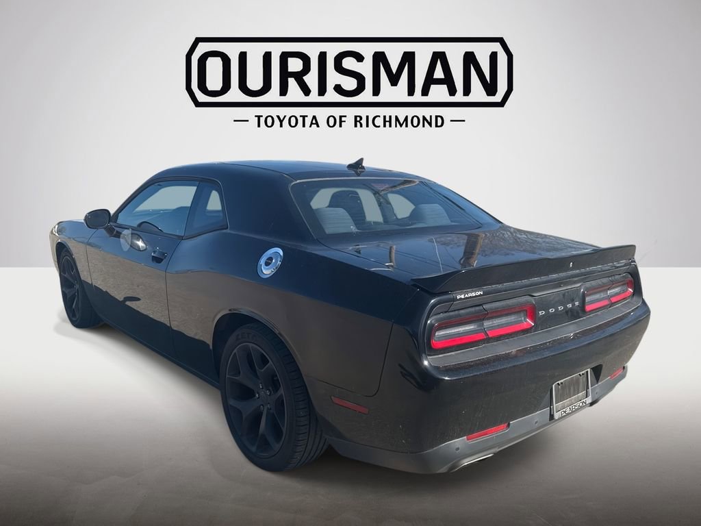 Used 2018 Dodge Challenger SXT w/ Driver Convenience Group image 5
