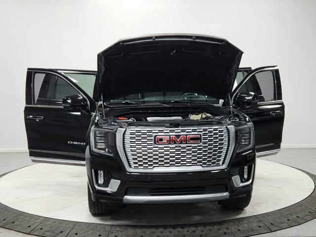 Used 2021 GMC Yukon XL Denali w/ Denali Premium Package image 10