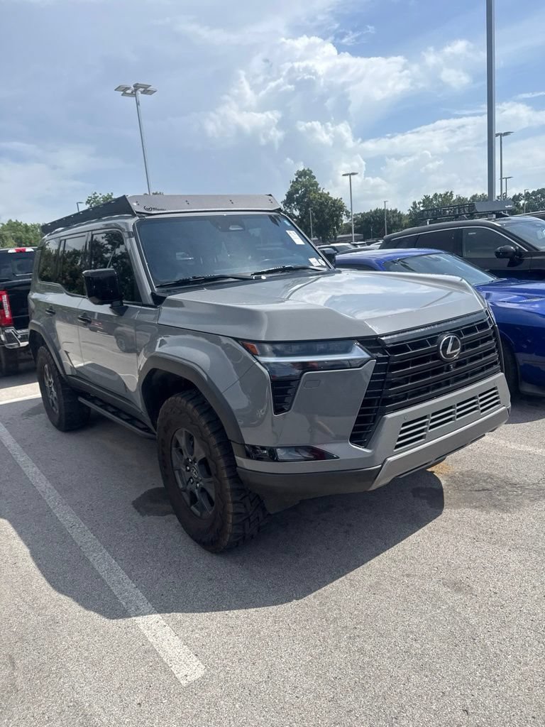 Used 2024 Lexus GX 550 AWD/4WD image 3