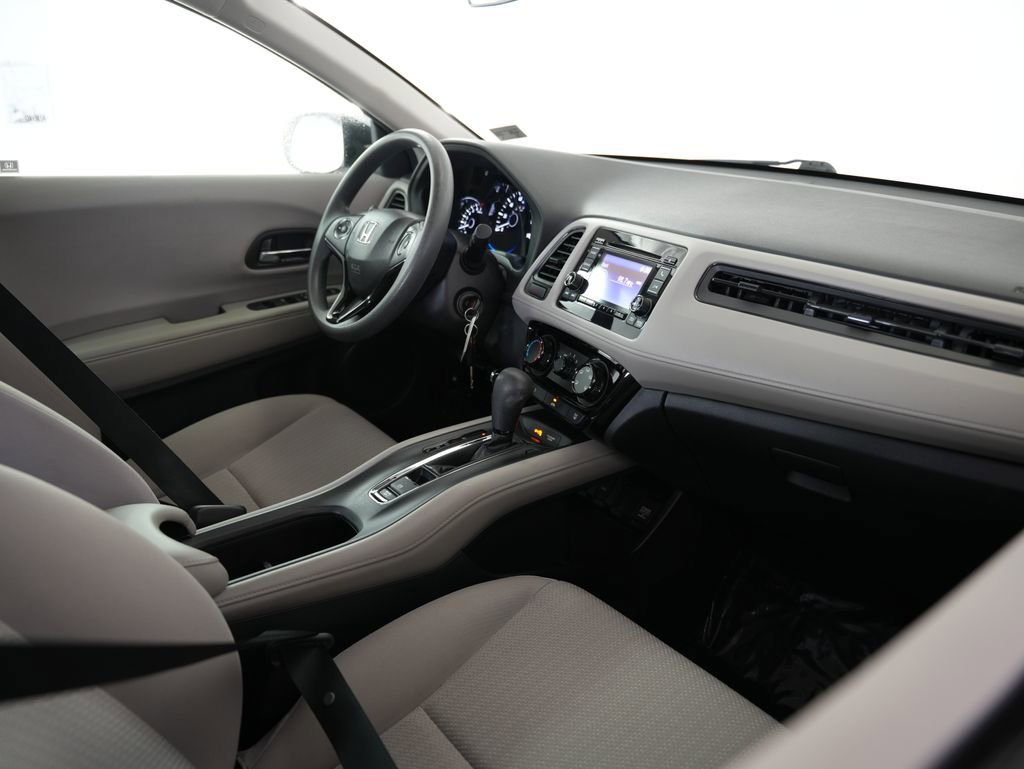 Used 2018 Honda HR-V LX image 43