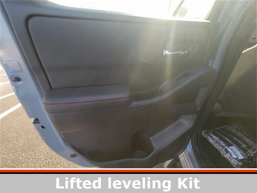 New 2025 Nissan Frontier PRO-4X image 14