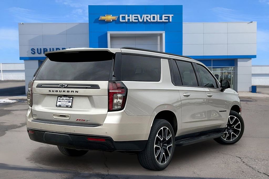 Used 2024 Chevrolet Suburban RST w/ Luxury Package AWD/4WD image 2