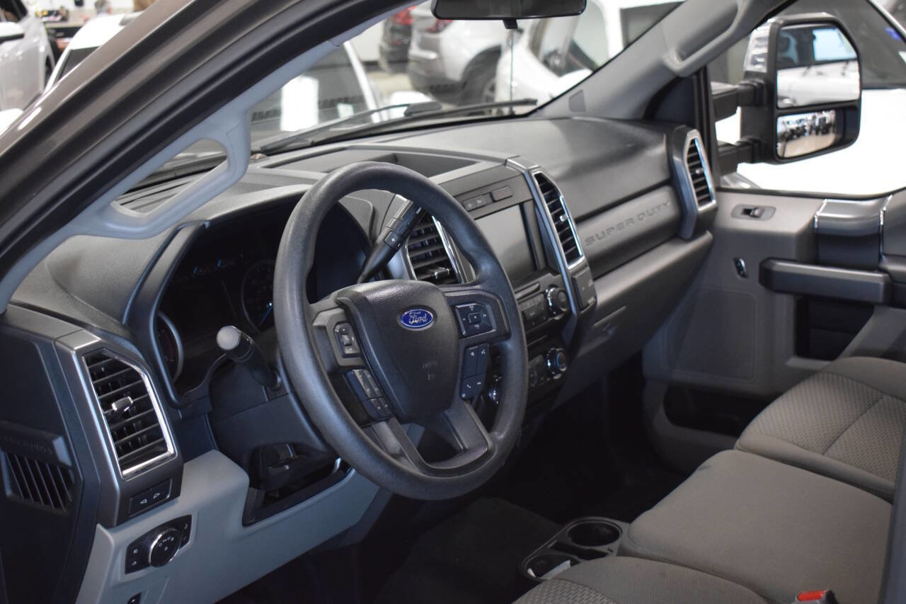 Used 2017 Ford F350 XLT w/ XLT Premium Package image 41