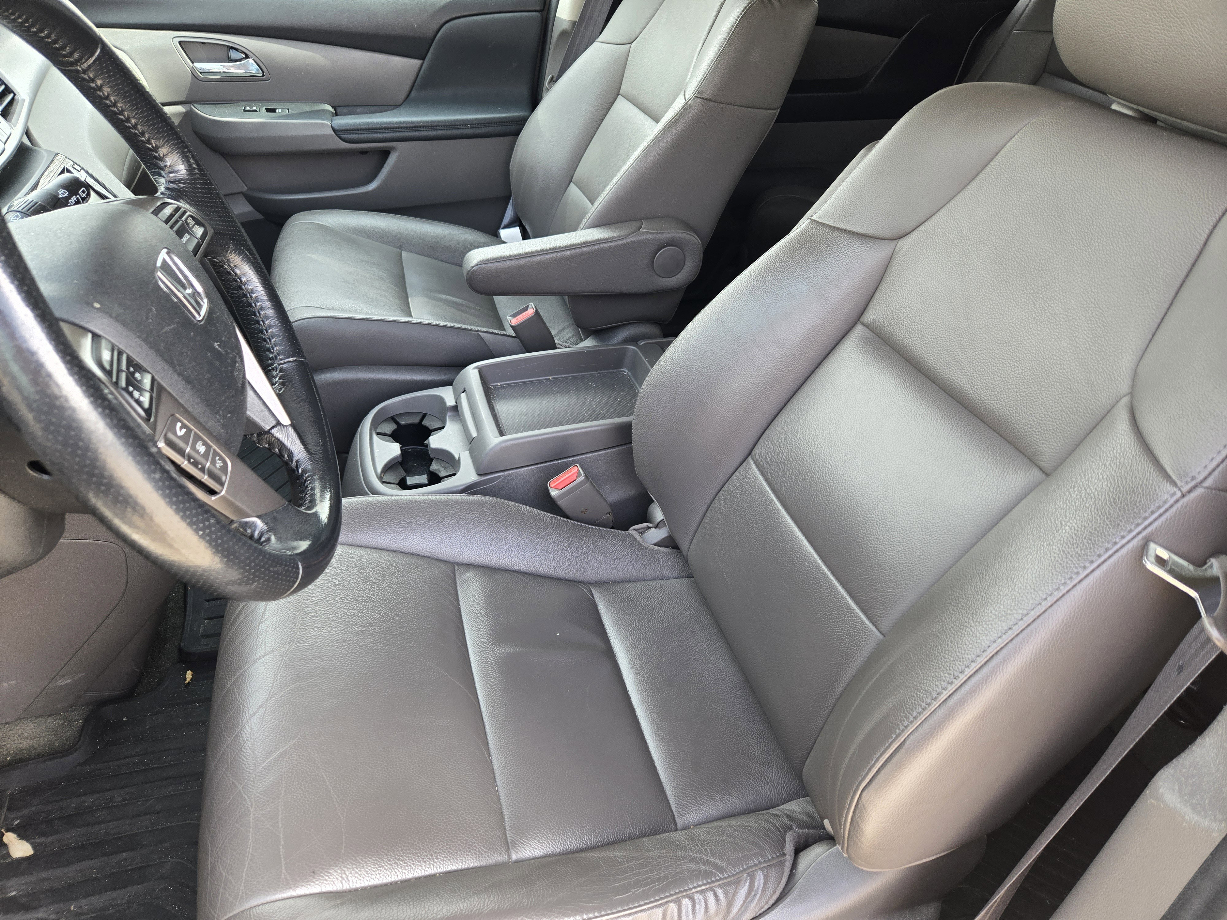 Used 2016 Honda Odyssey Touring Elite image 6
