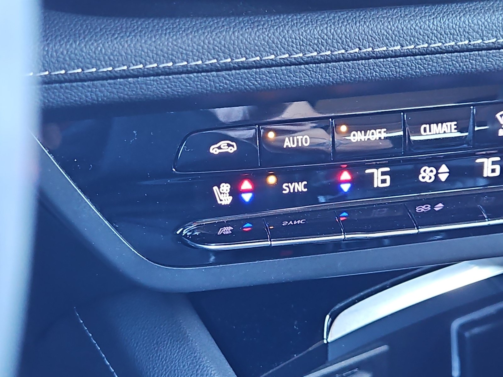 Used 2023 Buick Envision Avenir AWD/4WD image 24
