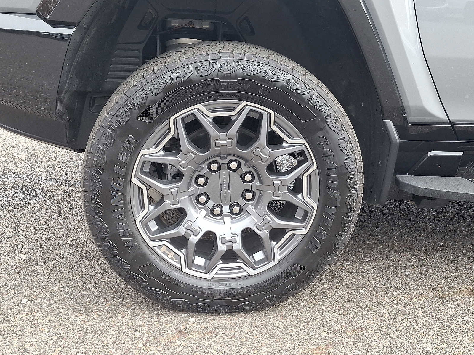 Used 2025 GMC Hummer EV 3X image 8