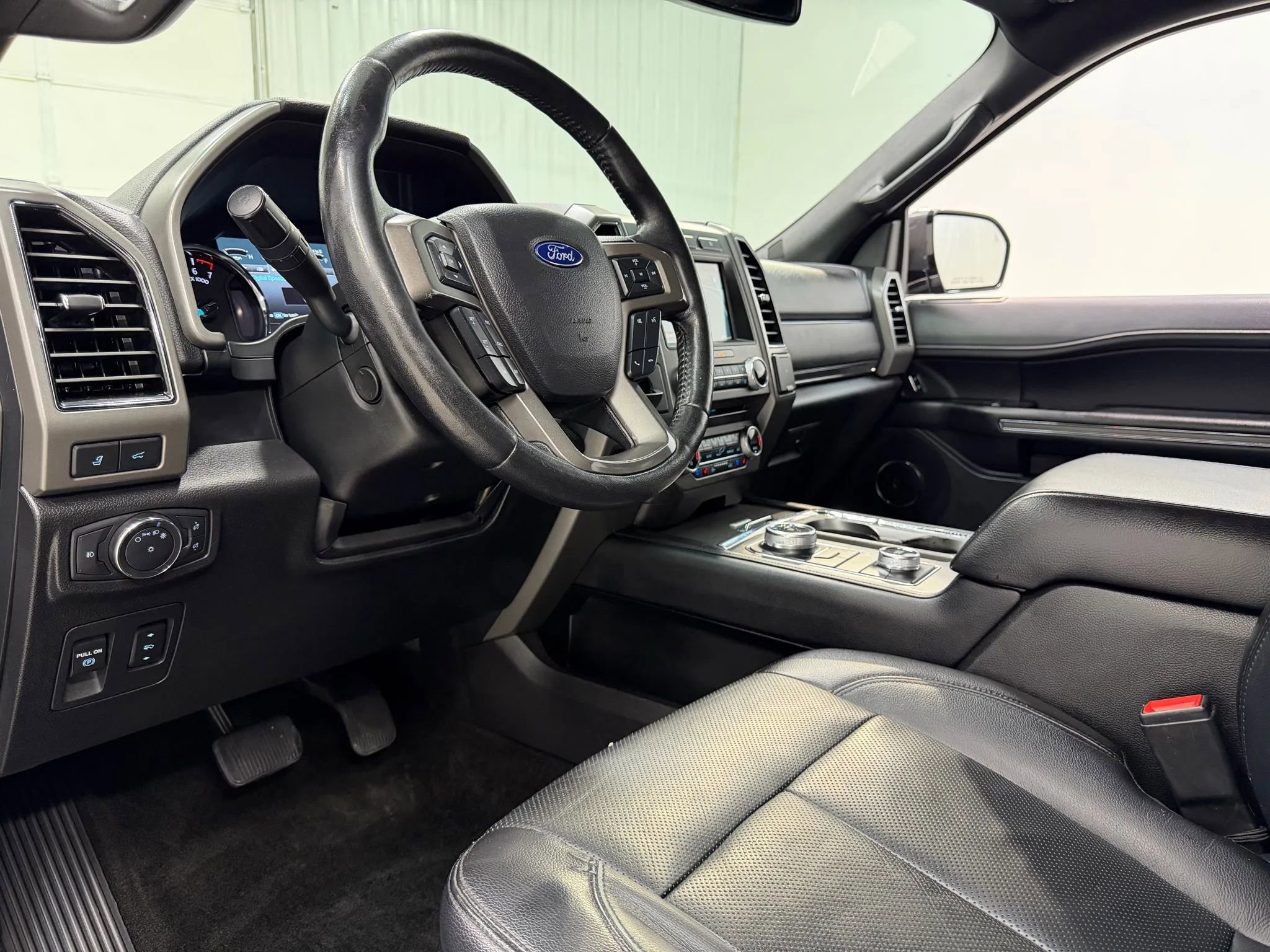 Used 2018 Ford Expedition Max XLT w/ Equipment Group 202A image 12