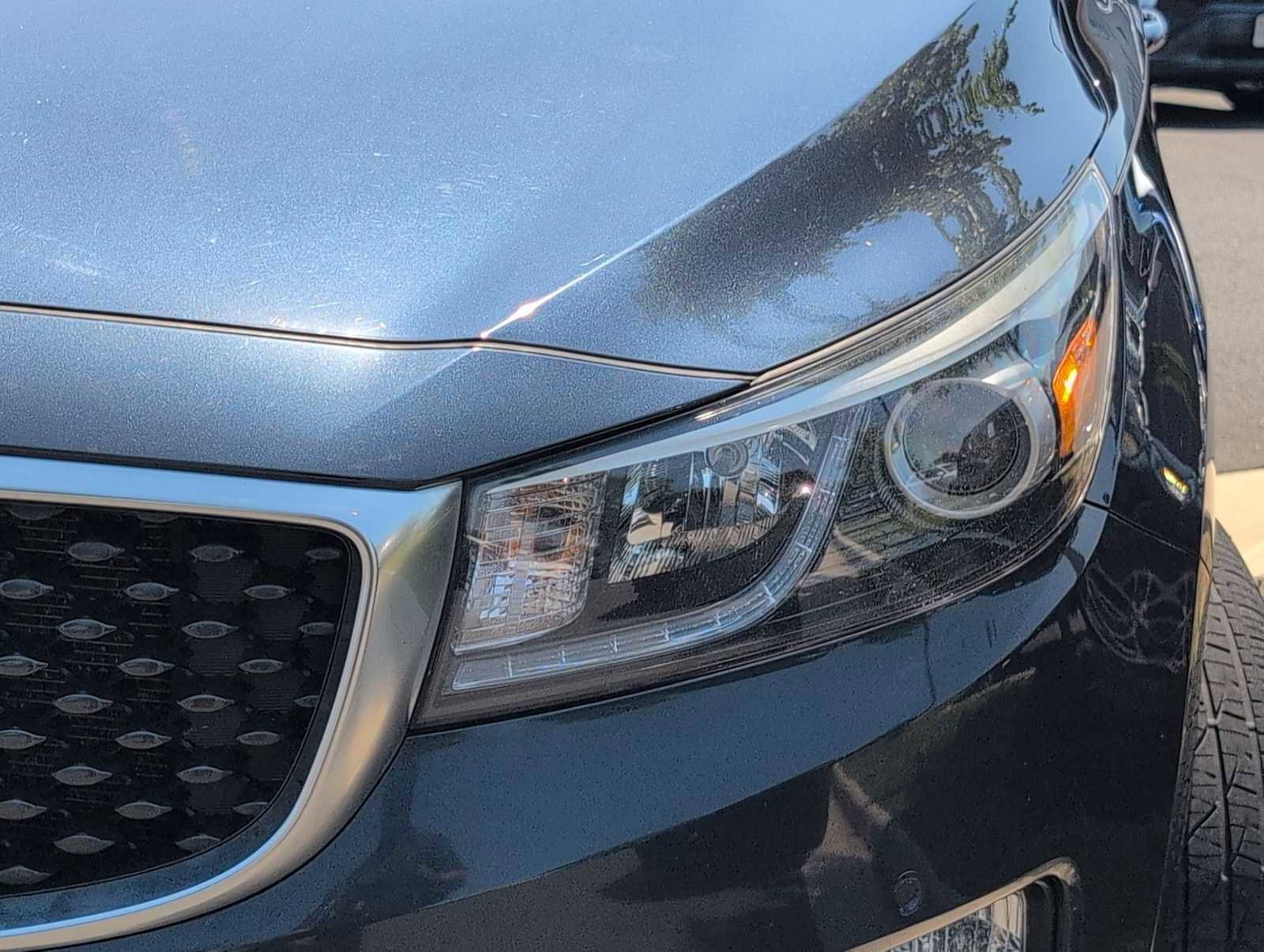 Used 2016 Kia Sedona SX FWD image 11