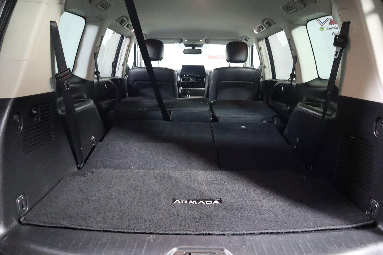 Used 2023 Nissan Armada SV image 11