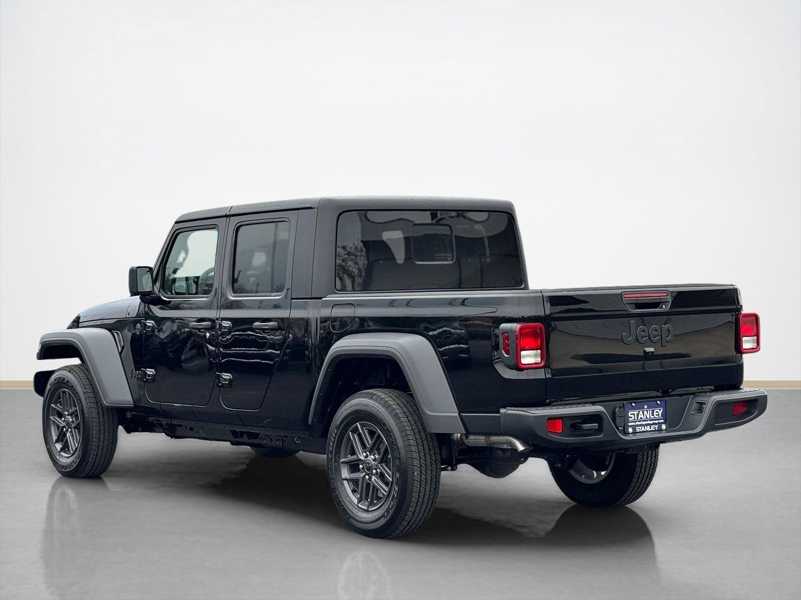 New 2026 Jeep Gladiator Sport image 5
