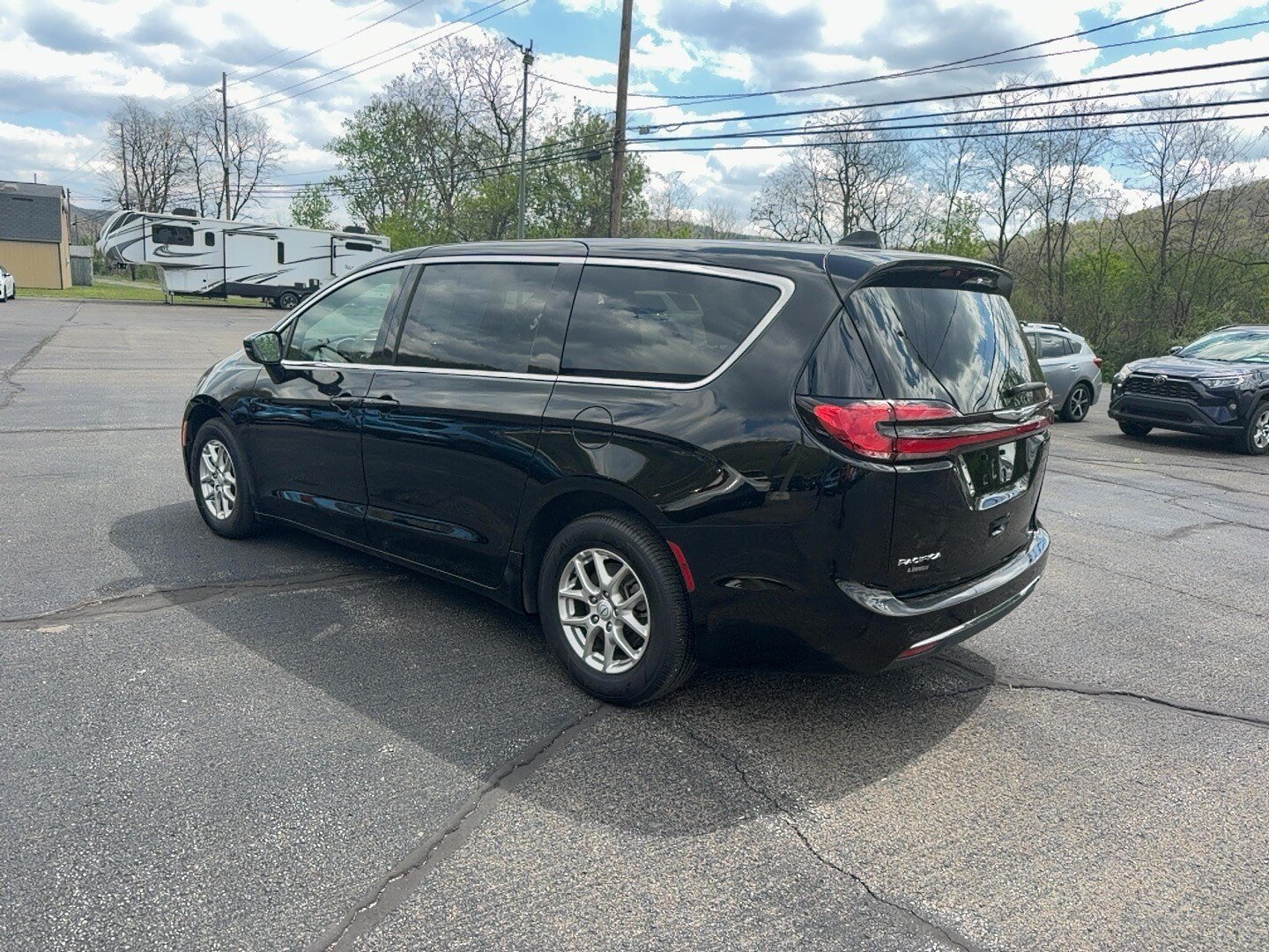Used 2025 Chrysler Pacifica Select FWD image 7