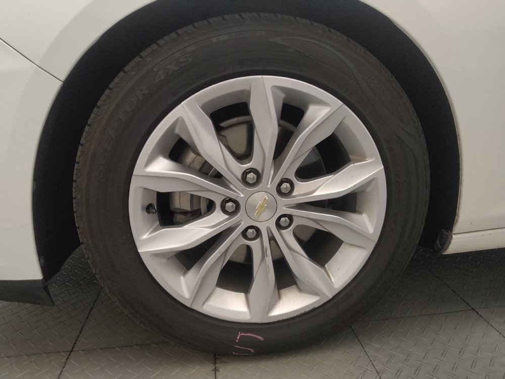 Used 2020 Chevrolet Malibu LT FWD image 31