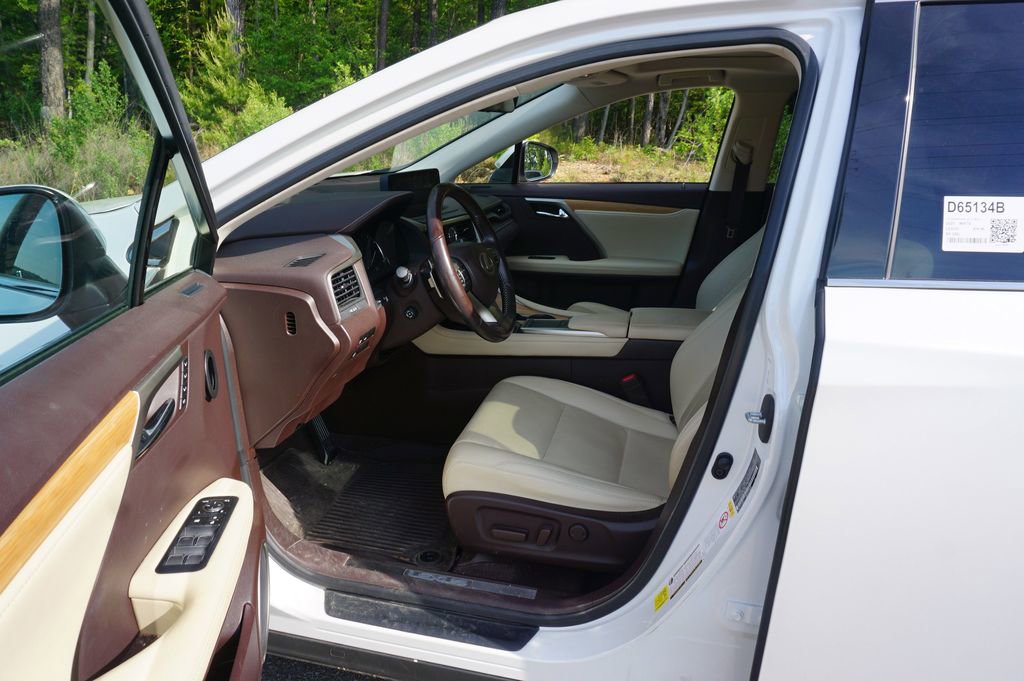 Used 2020 Lexus RX 350L Premium w/ Premium Package image 2