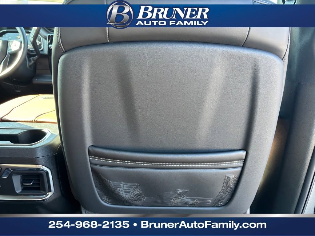 New 2026 GMC Sierra 2500 Denali Ultimate w/ LPO, Black Badging Package image 21