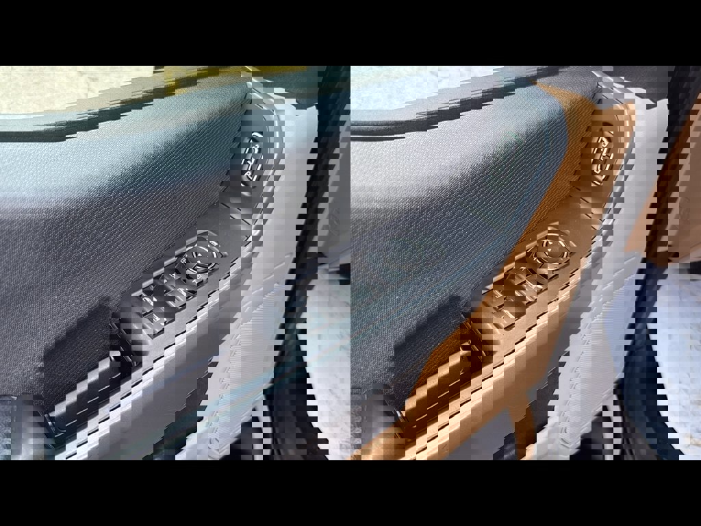 Used 2023 Ford F150 XLT image 8