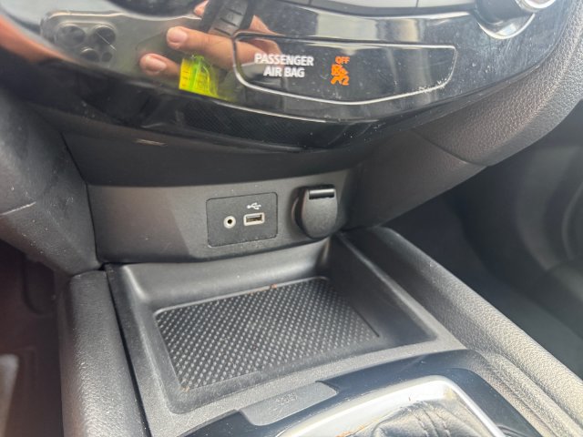 Used 2018 Nissan Rogue SV FWD image 16