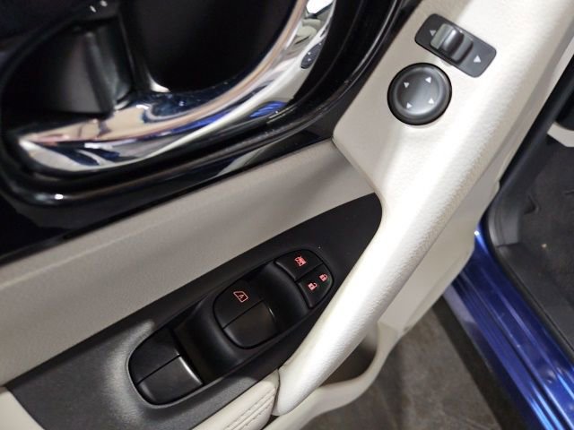 Used 2018 Nissan Rogue Sport SV w/ SV Technology Package image 17