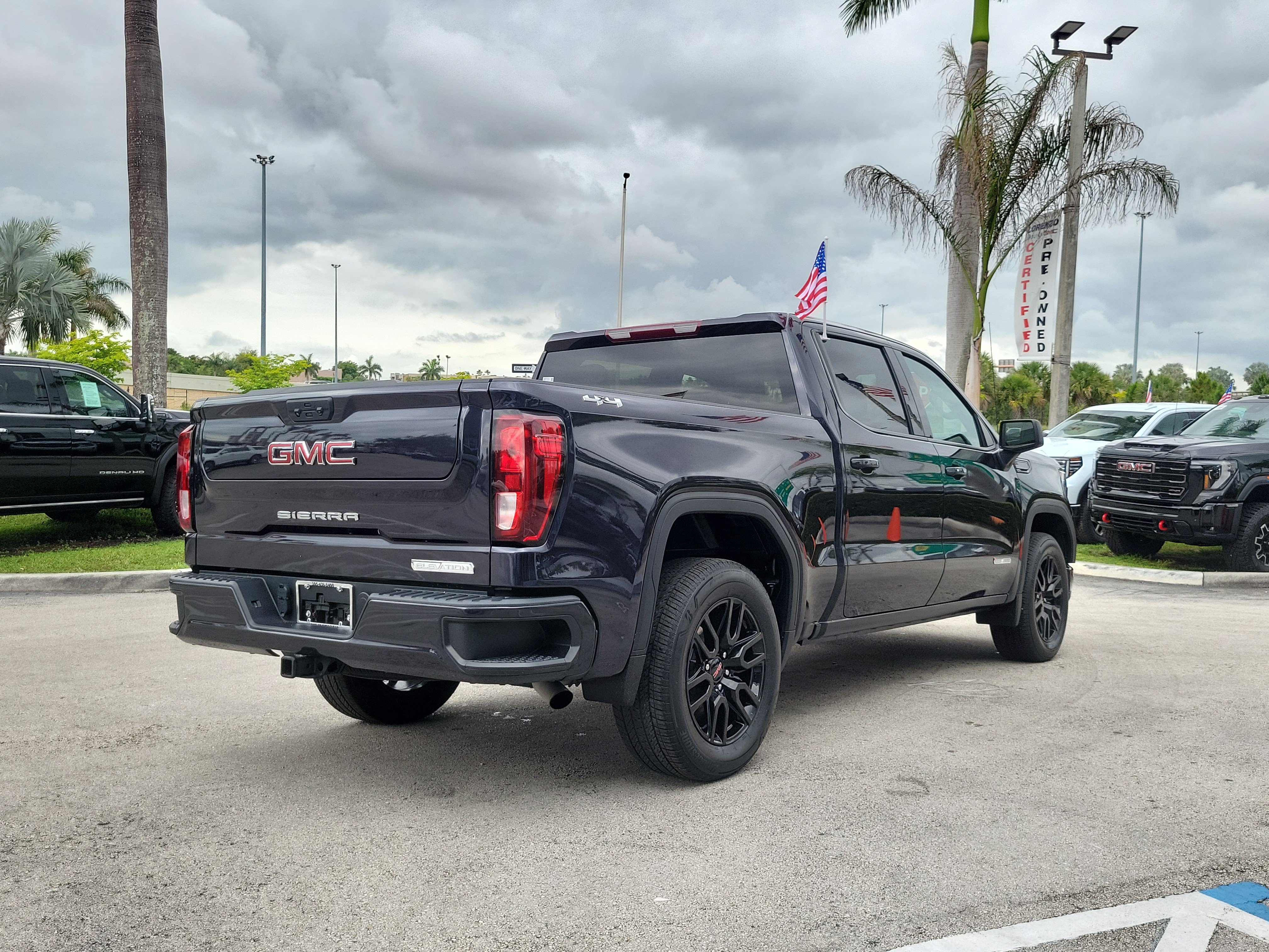 Used 2024 GMC Sierra 1500 Elevation AWD/4WD image 5