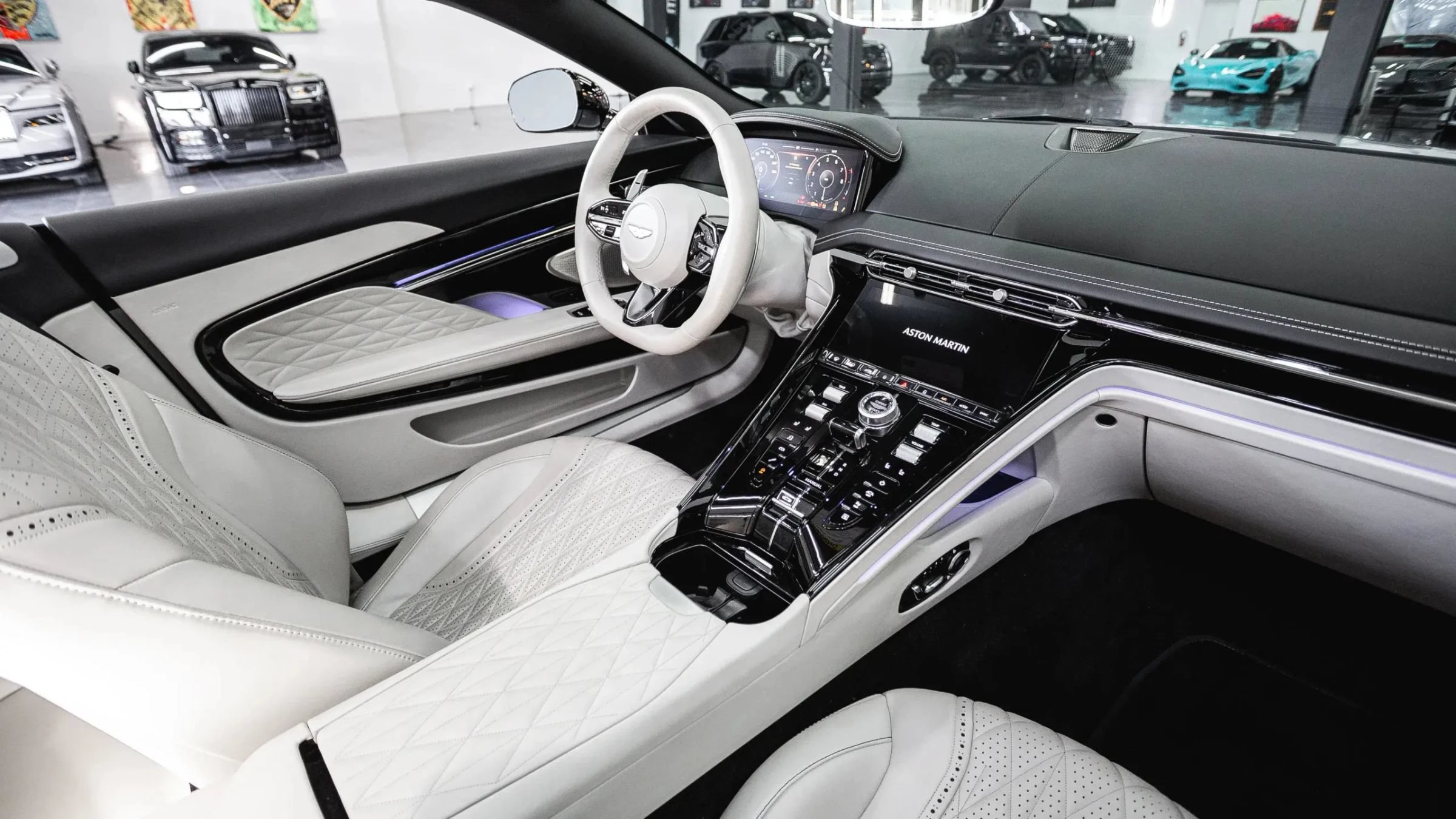 Used 2024 Aston Martin DB12 Convertible RWD image 30